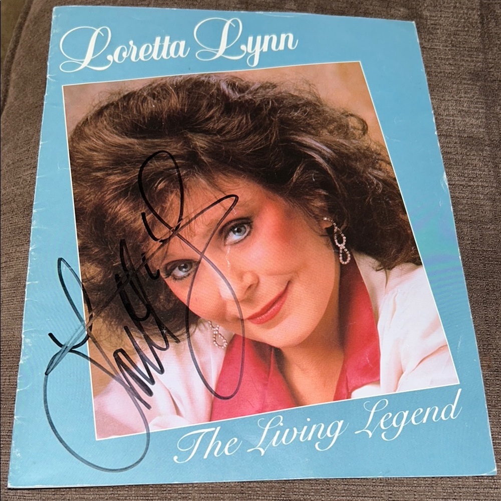Loretta Lynn The Living Legend Book